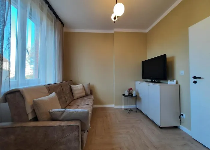 Kawalerka Hallera 호텔 *